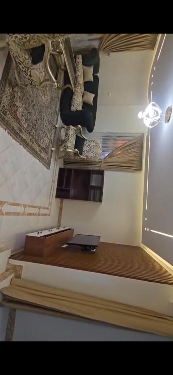 شقه مفروشة (Adults Only) 2