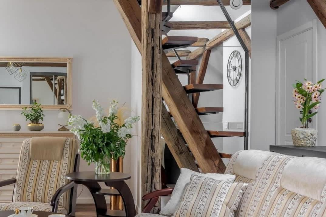 Domillion 2bdr Apt at Historical Building Vs511b 1