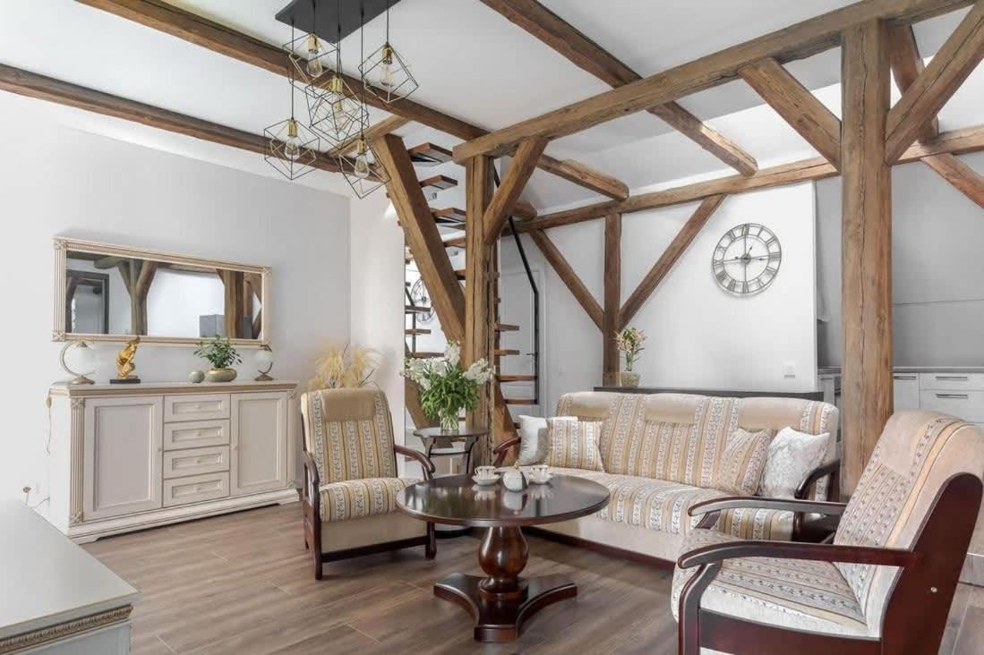 Domillion 2bdr Apt at Historical Building Vs511b