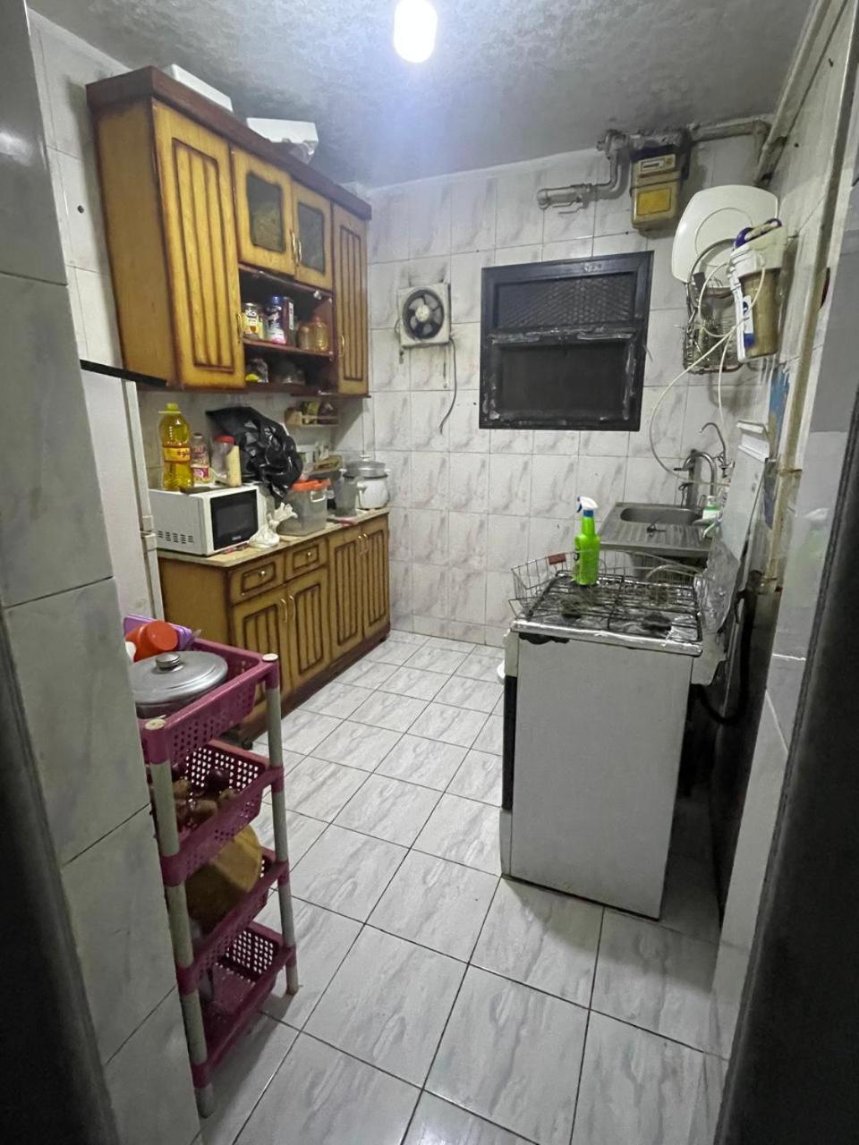 Quiet Private Room with Kitchen Access , Perfect for Travelers 1