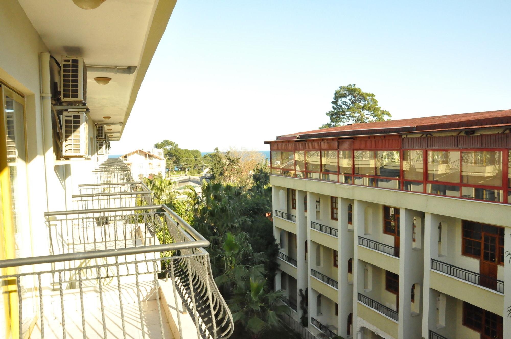 Belpoint Beach Hotel 1