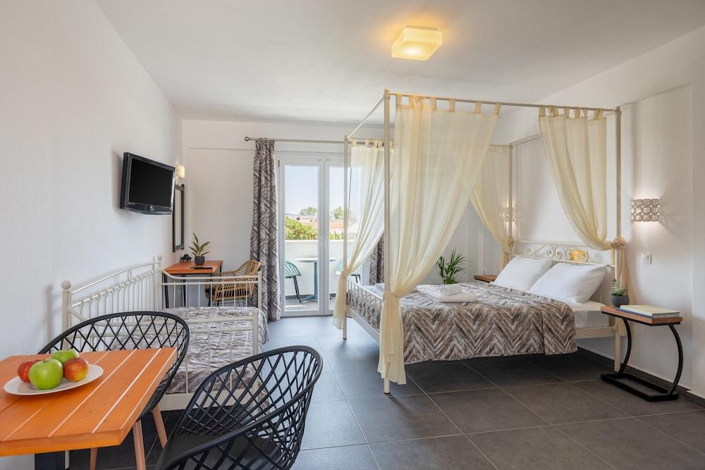 Sea View Beach Hotel 1