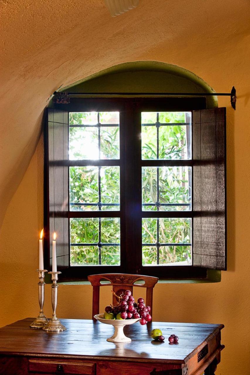 Lava Suites & Lounge