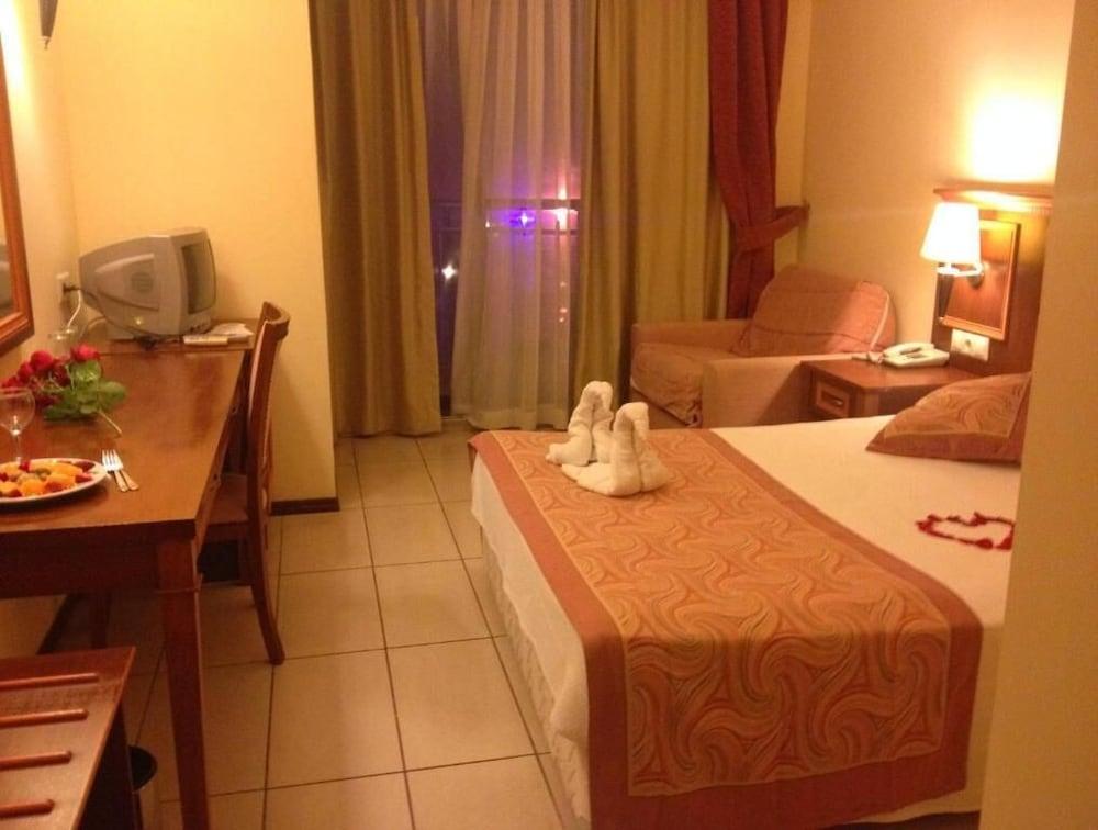 Grand Nar Hotel (Adults only) 1