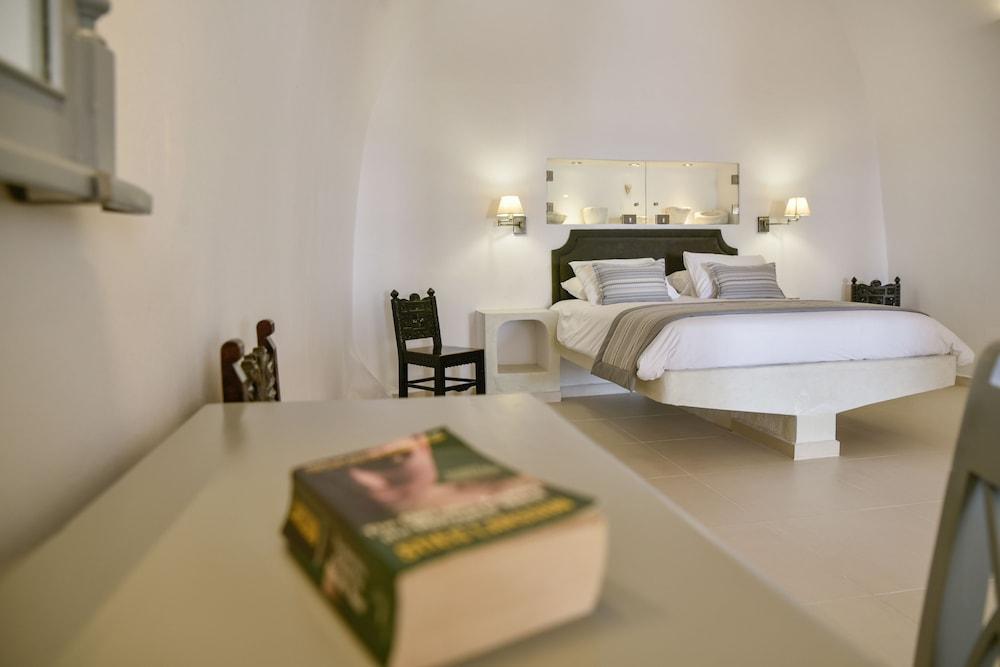 Dimitrios Cave House 1