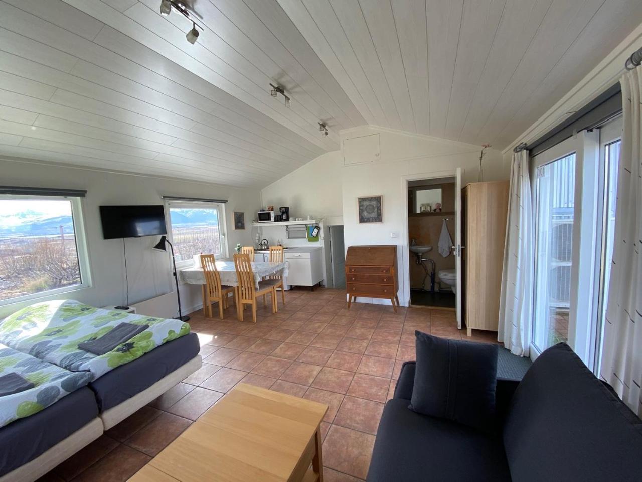 Laekjarkot Rooms And Cottages 1