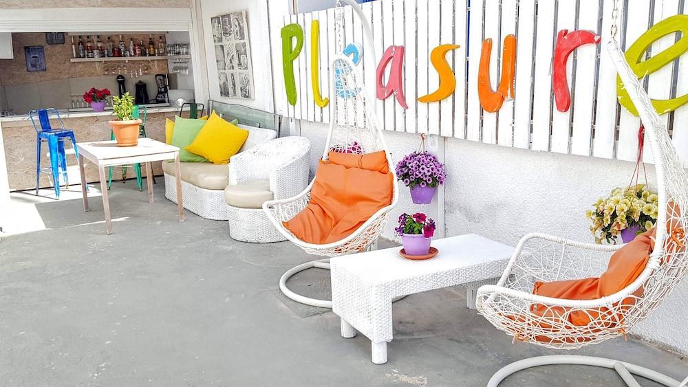 Pleasure Beachside Studios 1