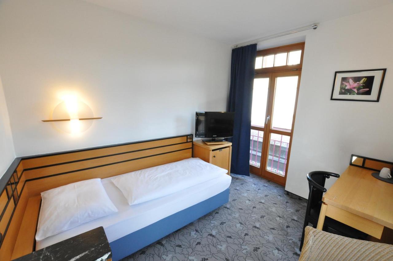 Villa Waldperlach by Blattl 1