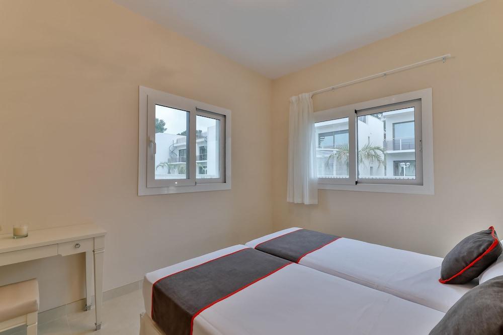 Calma Holiday Villas 2