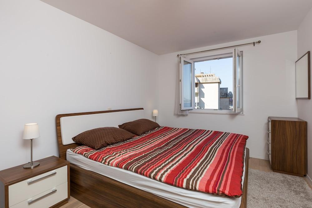 Apartment Blue Eye 2