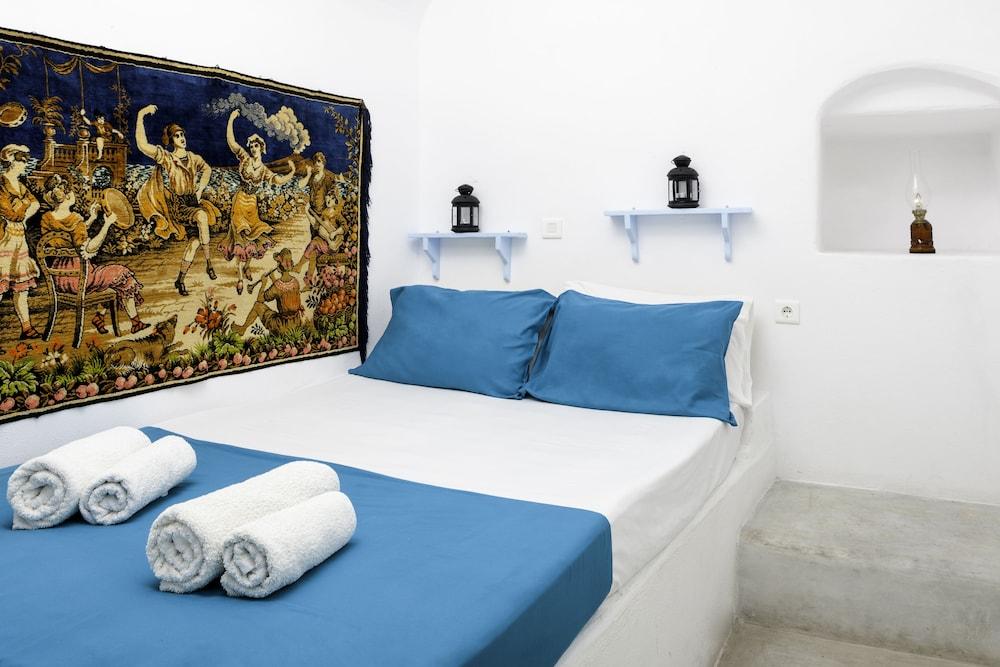 Black Rock Traditional Rooms 1