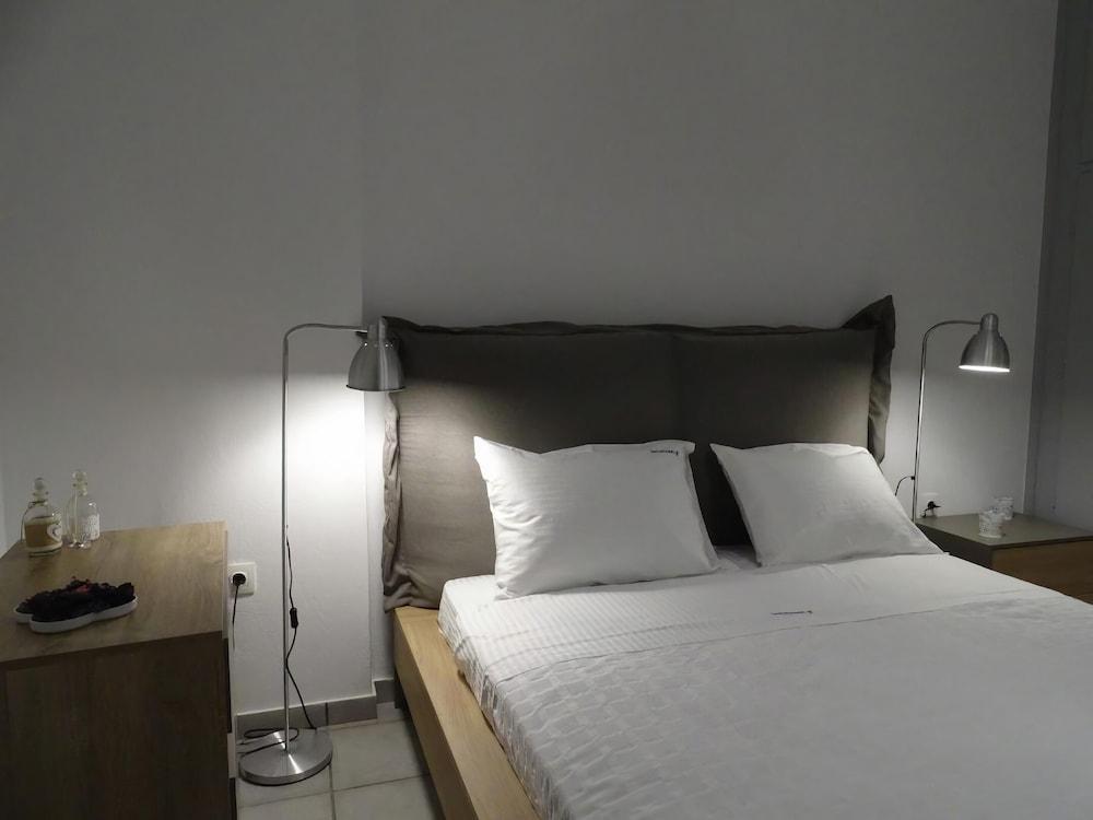 Santo Riviera House 1