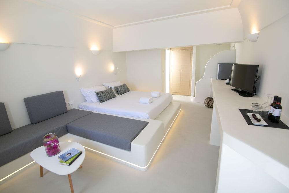 Cilon Suites Santorini 2