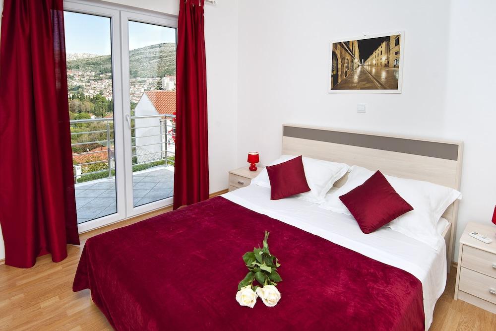 California Apartments 2