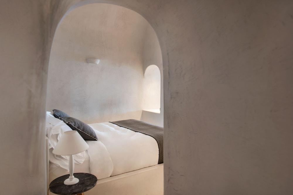 Villa Dusk And Dawn in Fira 1