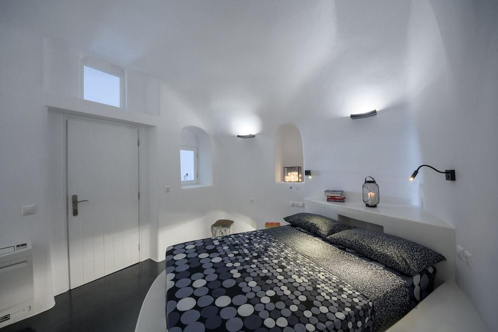 The Luna Cavern 1 Sky Blue 2