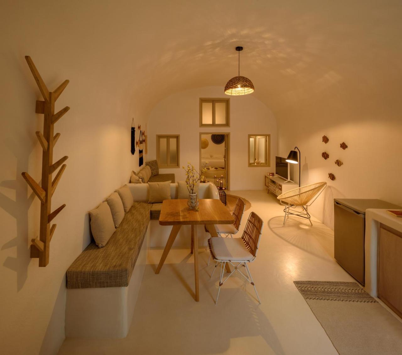 Santorini Suite Home 1