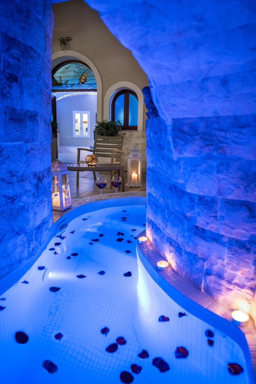 Santorini Suite Home 2