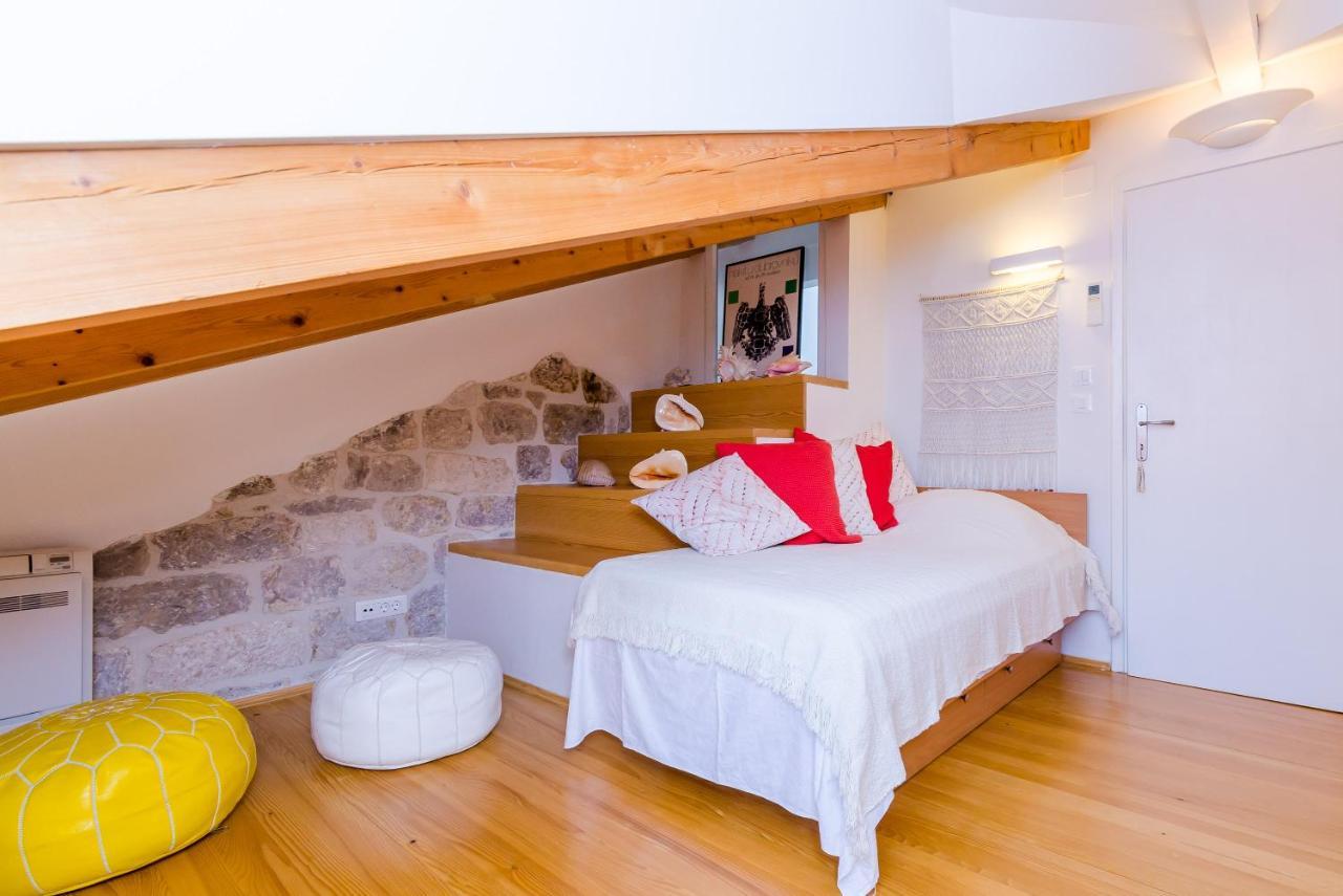 Apartment Domino 18 2