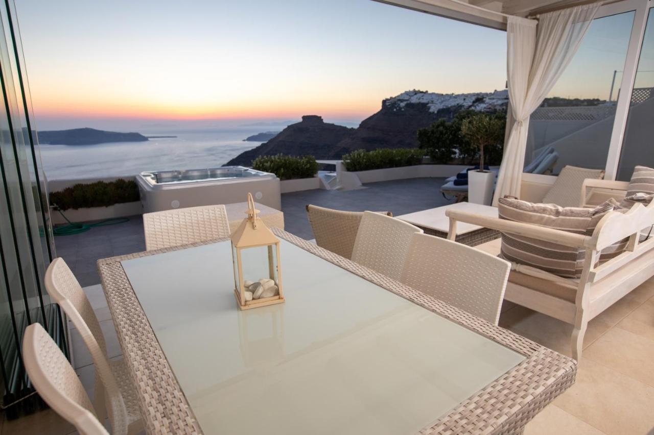 Sunset View Villa Santorini - with Outdoor Jacuzzi 1