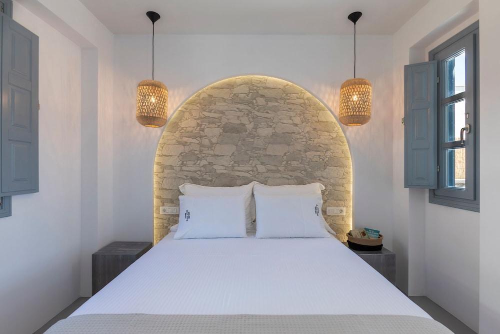 Blackstone Luxury Suites 1