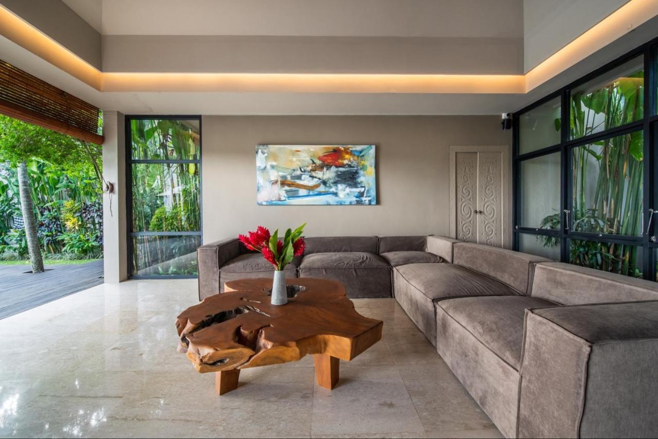 Astonishing Jungle Villa 1