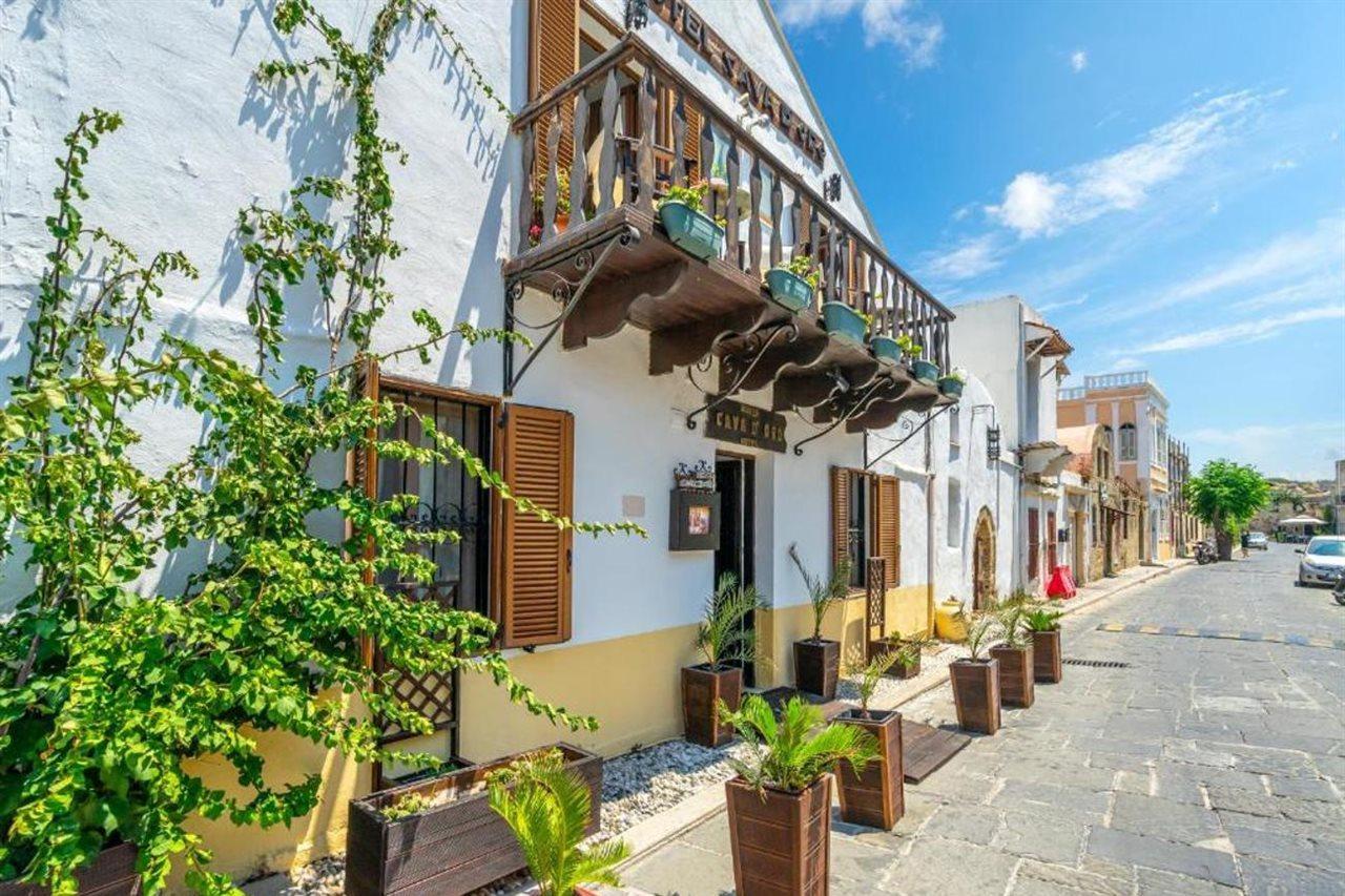 Cava D' Oro (Adults only)