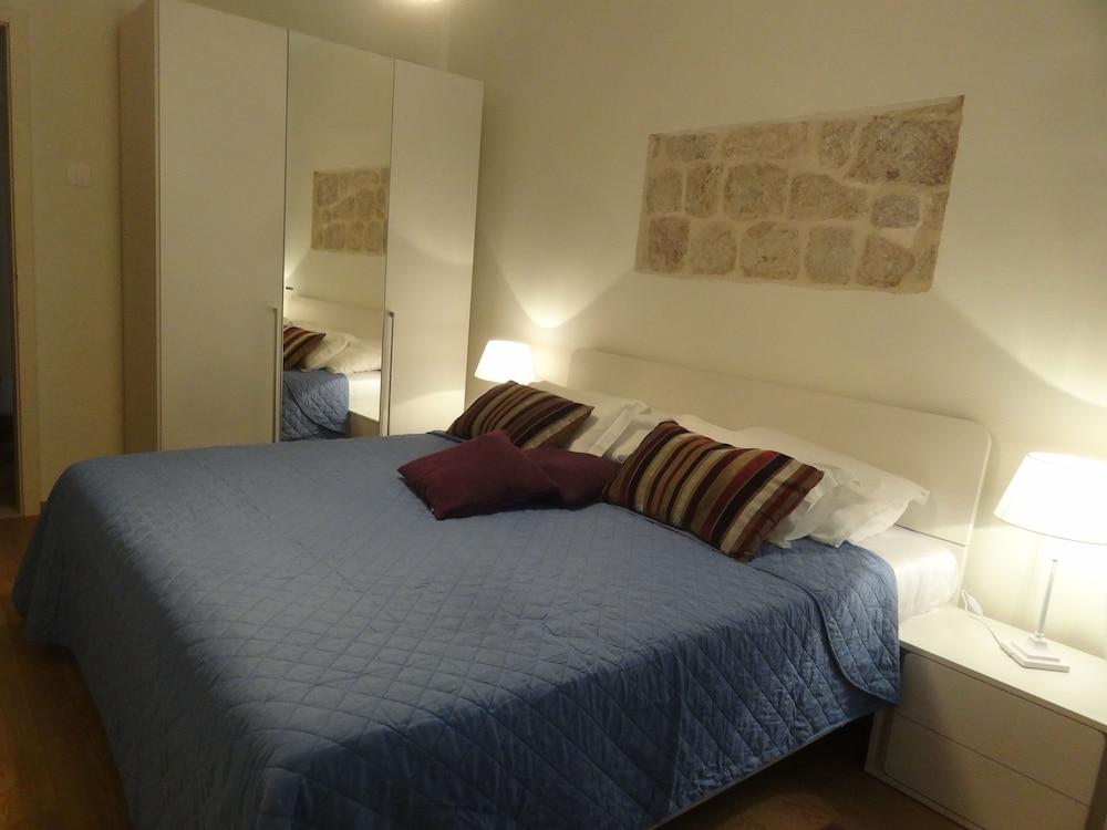 Heart of the City Apartments 1