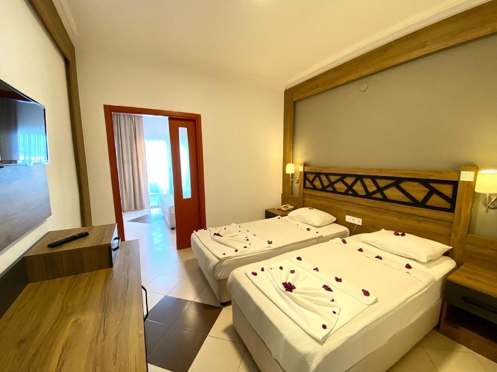 Istanbul Beach Hotel 2