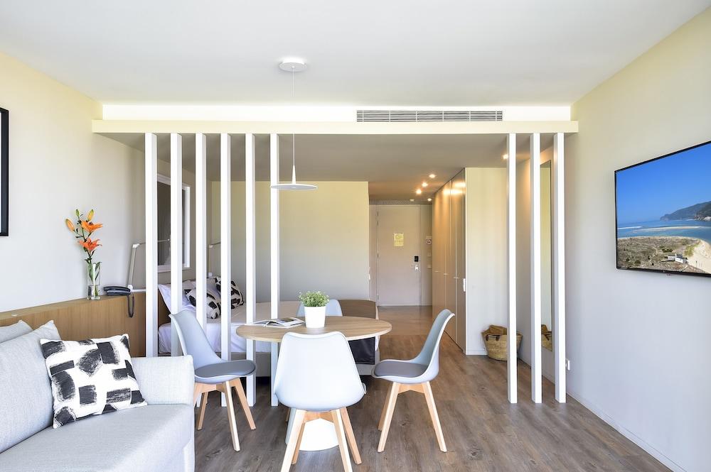 Aqualuz Troia Mar by the Editory 2