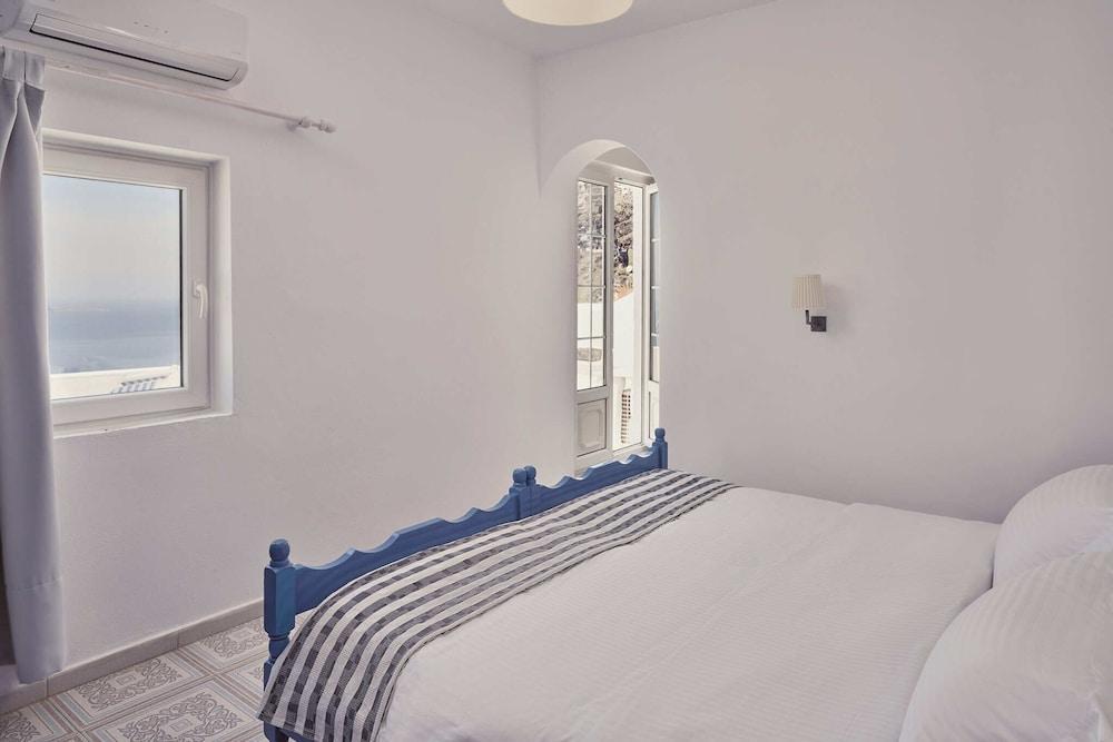 Amphitheater Cave Houses 2