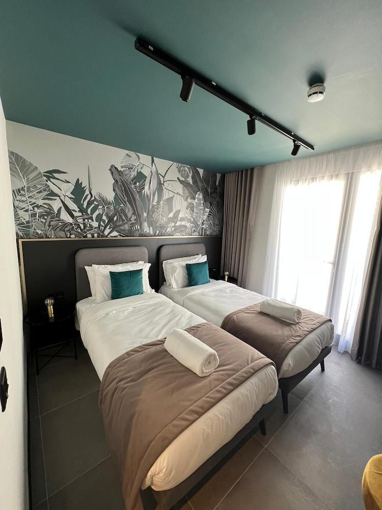 Eleven by Warren Collection