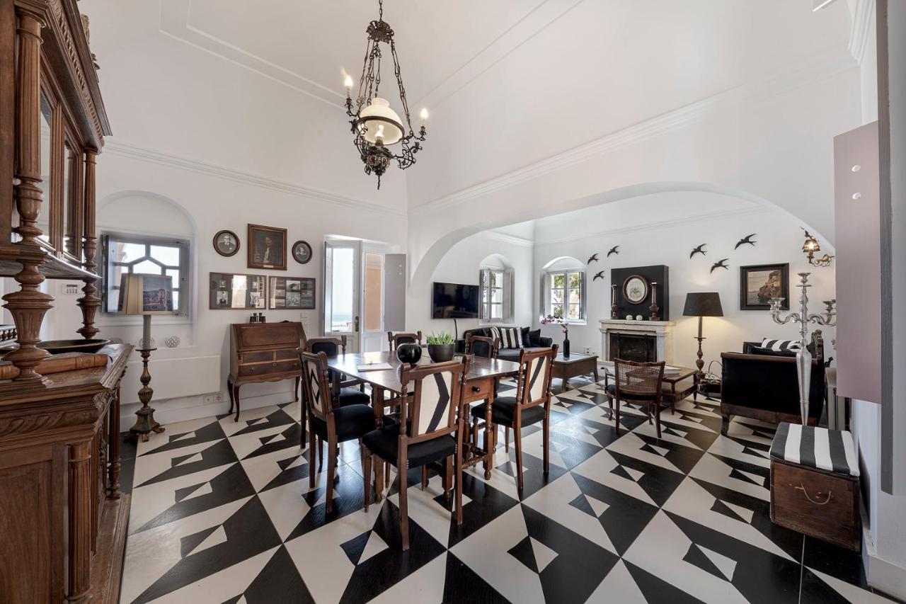 Coat of Arms Mansion 2