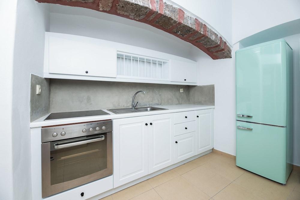 Dolphin Estate 1868 2