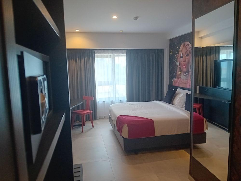 So City Hotel (Adults only)