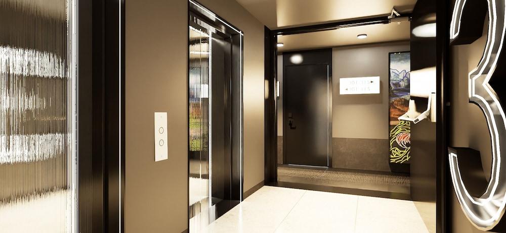 So City Hotel (Adults only) 1