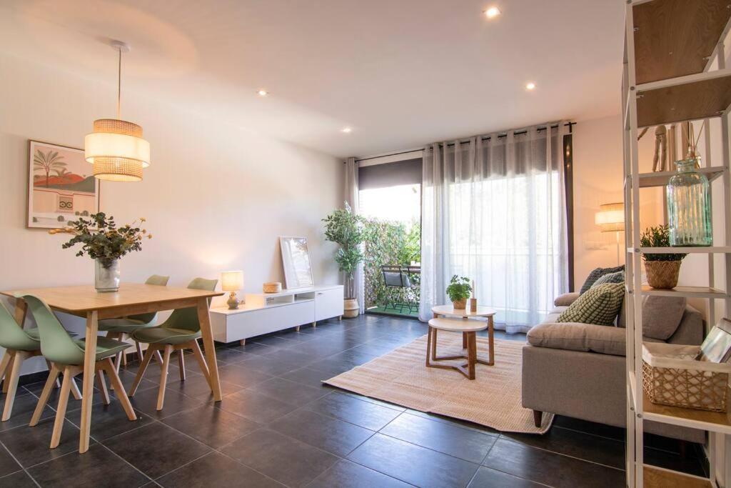 Seahomes Vacations - Acacias Beach&Chic 1