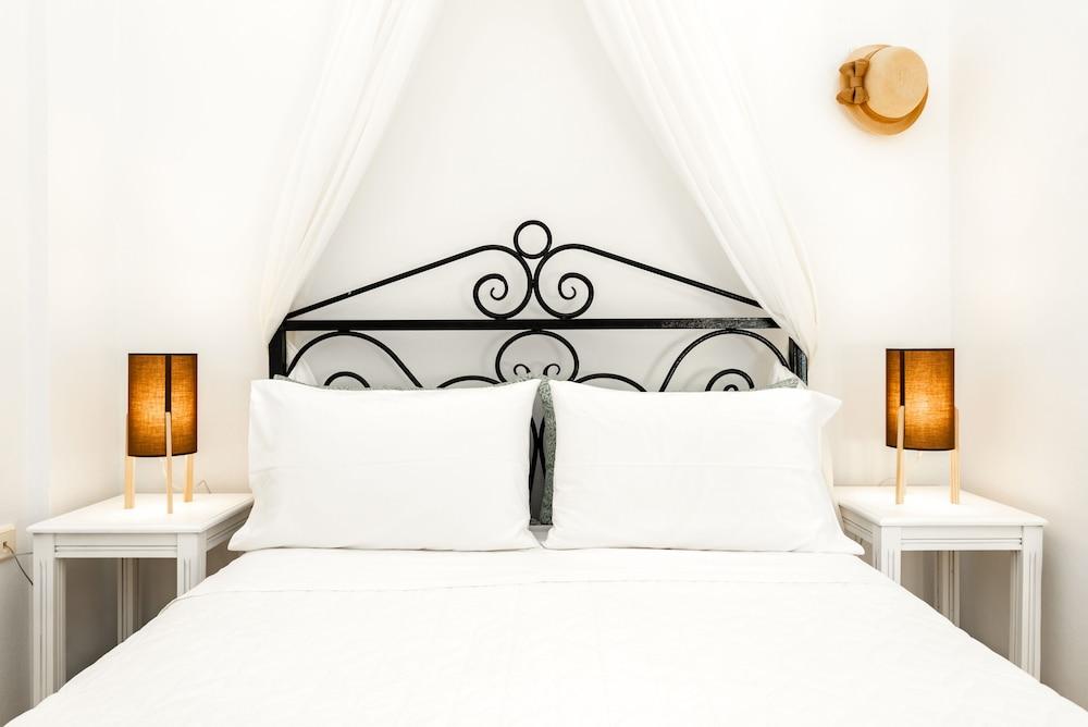 Villa by Hotel Thira 1