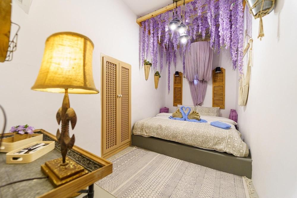 Rock Villas Santorini - Villa Legend Castle View Jacuzzi 130 Sq M Up To 7 Guests 2