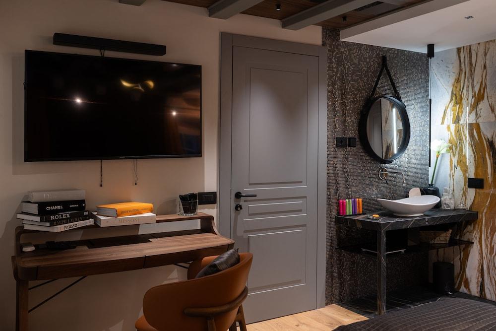 La Vita E Bella VII 2