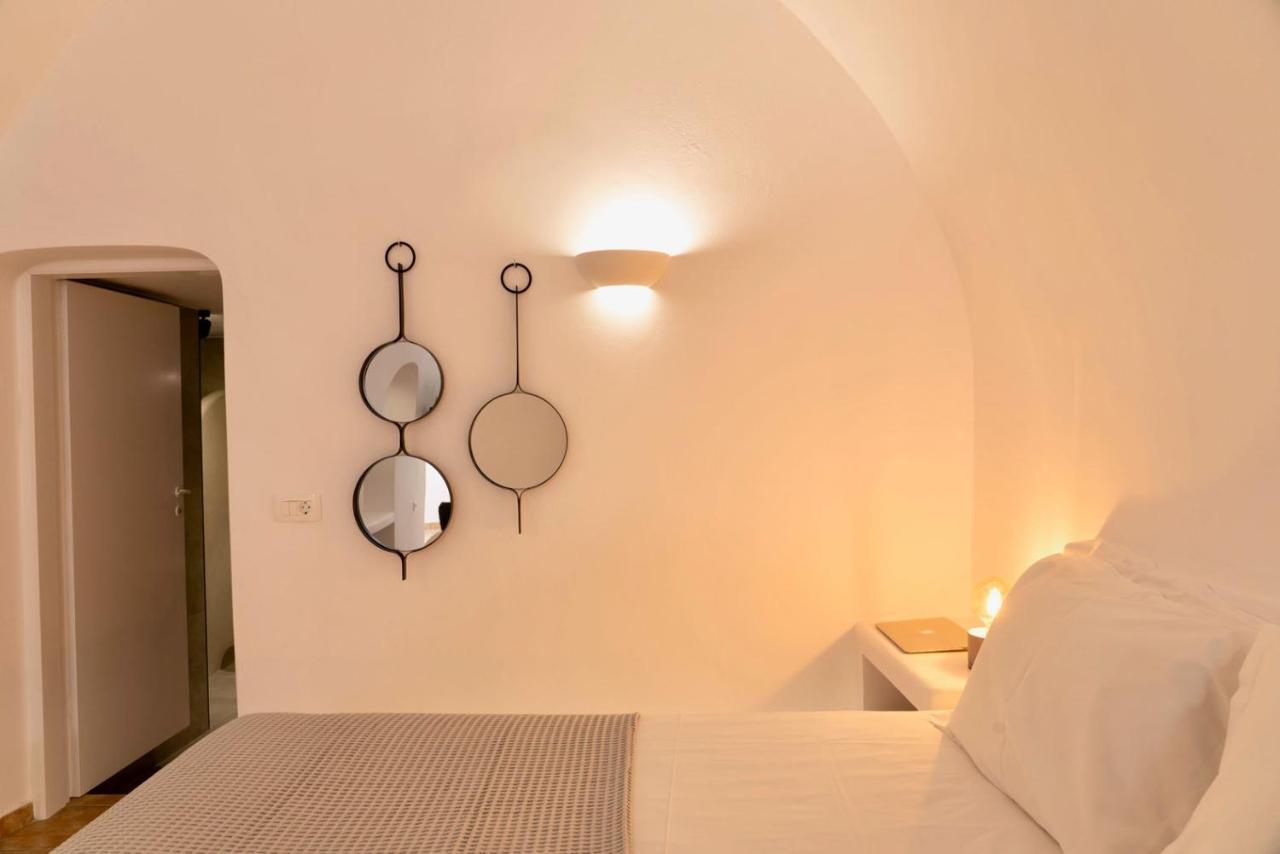The Tefra Villa by a Terre Cave Villas 2