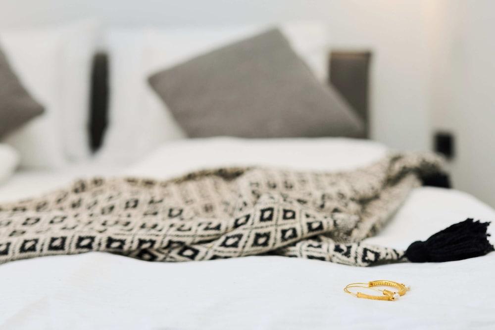 Black Water Bay House 1