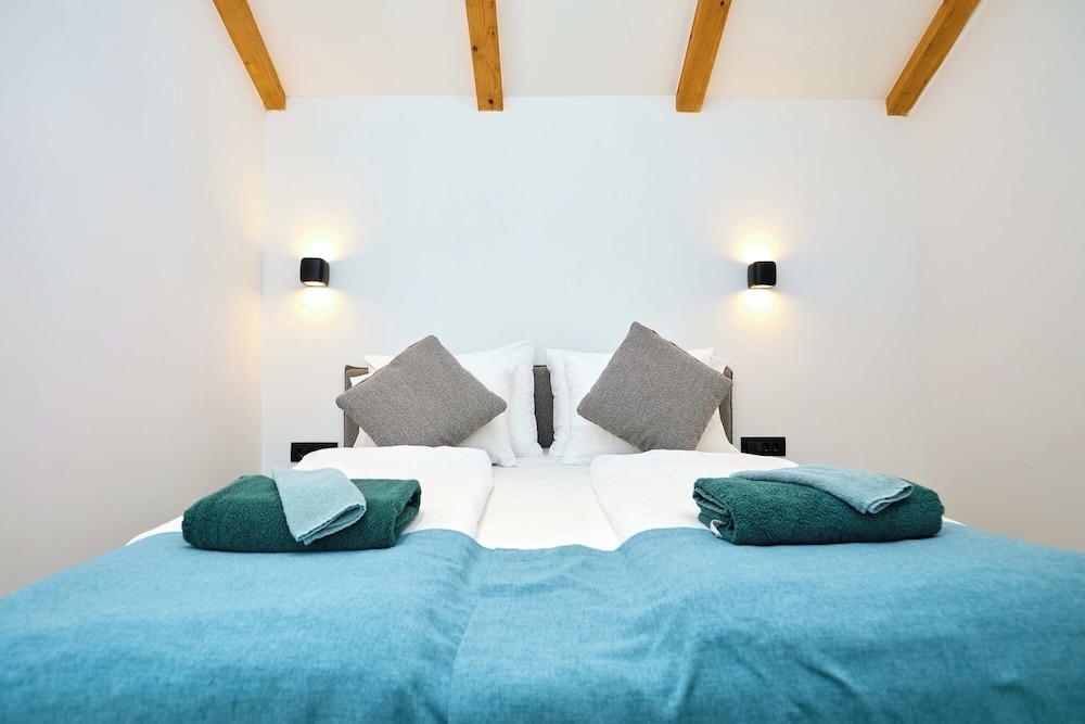 Black Water Bay House 2