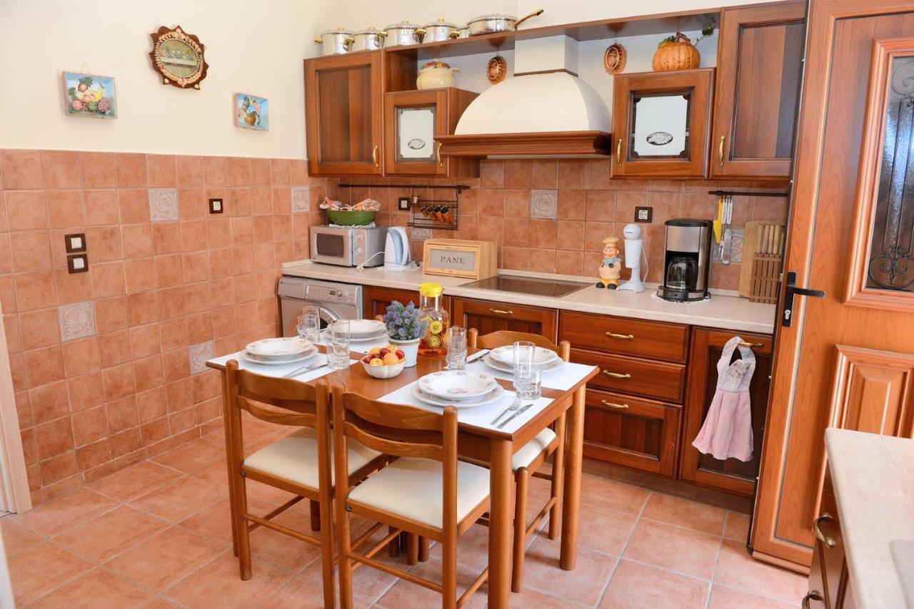 Classical Villa Archontiko D&M 1