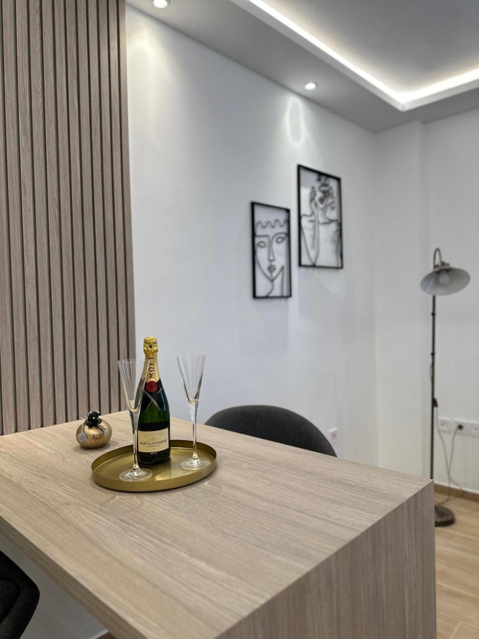 Hella Apartment (Adults Only)