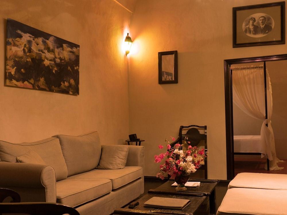 Villa in Santorini with Stunning Outdoor Kitchen 1