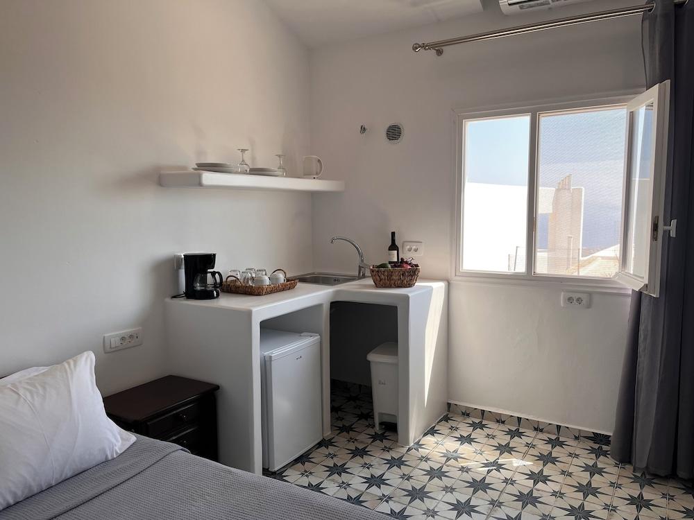 High Point Apartments Fira 1
