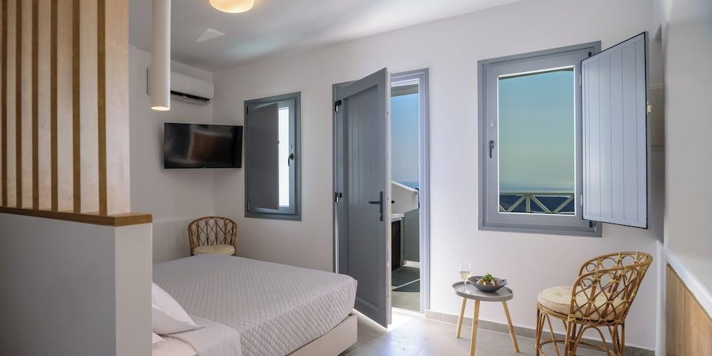 Elia Caldera Suites 2