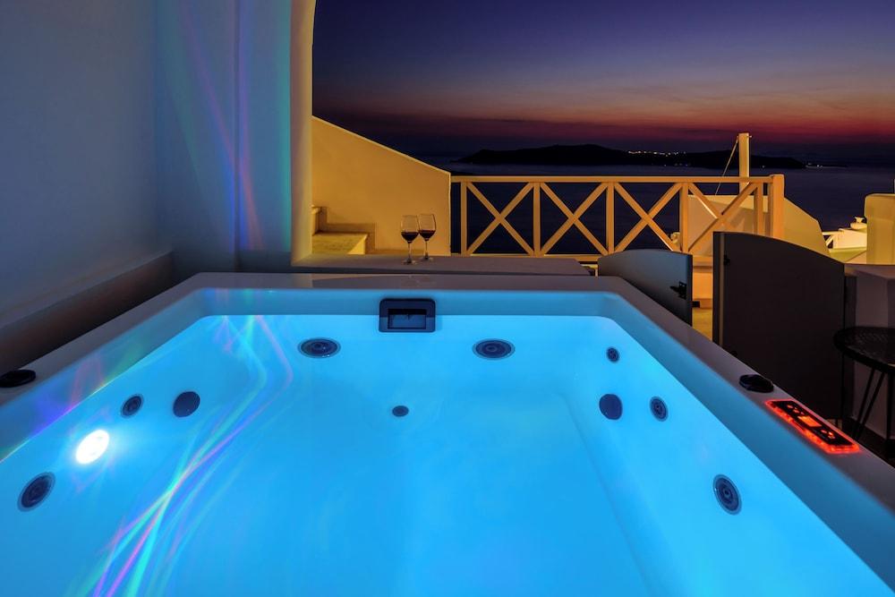 Elia Caldera Suites 1