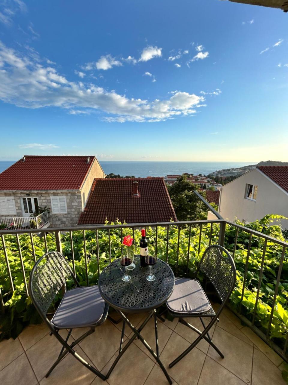 Private Apartment with Sea View 2